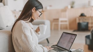 entrepreneur using Catalyst Hub to write content
