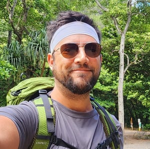 Lucas Hamon Kalalau trail head-1